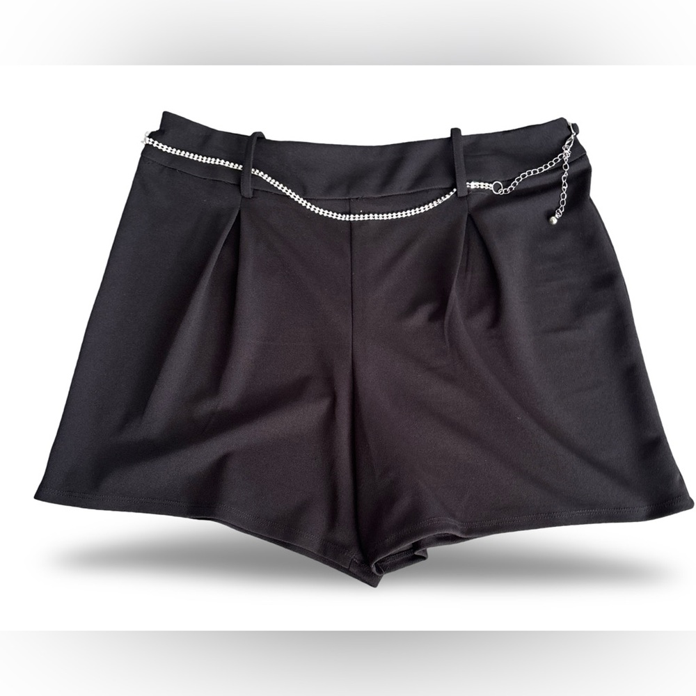 Blue Sol women black short with decorative diamond belt.  Size XL